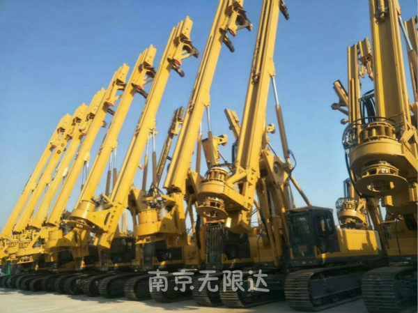 無限達(dá)有多臺徐工360旋挖鉆機(jī)出租.jpg