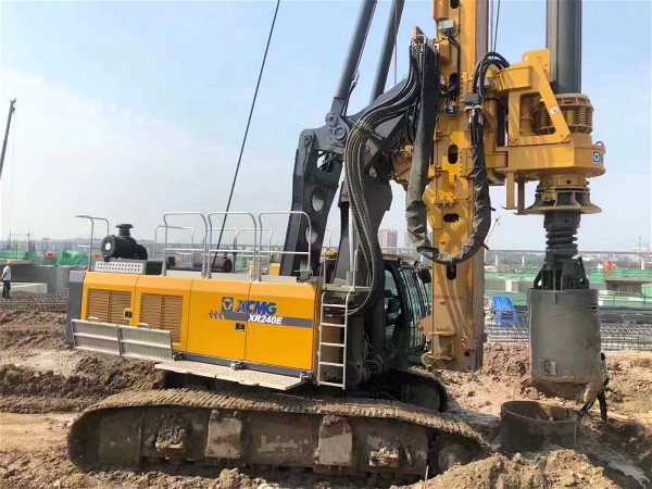 旋挖鉆機(jī)可以打多大、多深的樁.jpg